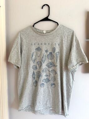 Summer Shirt Seashells Graphic T‑Shirt - Light Gray